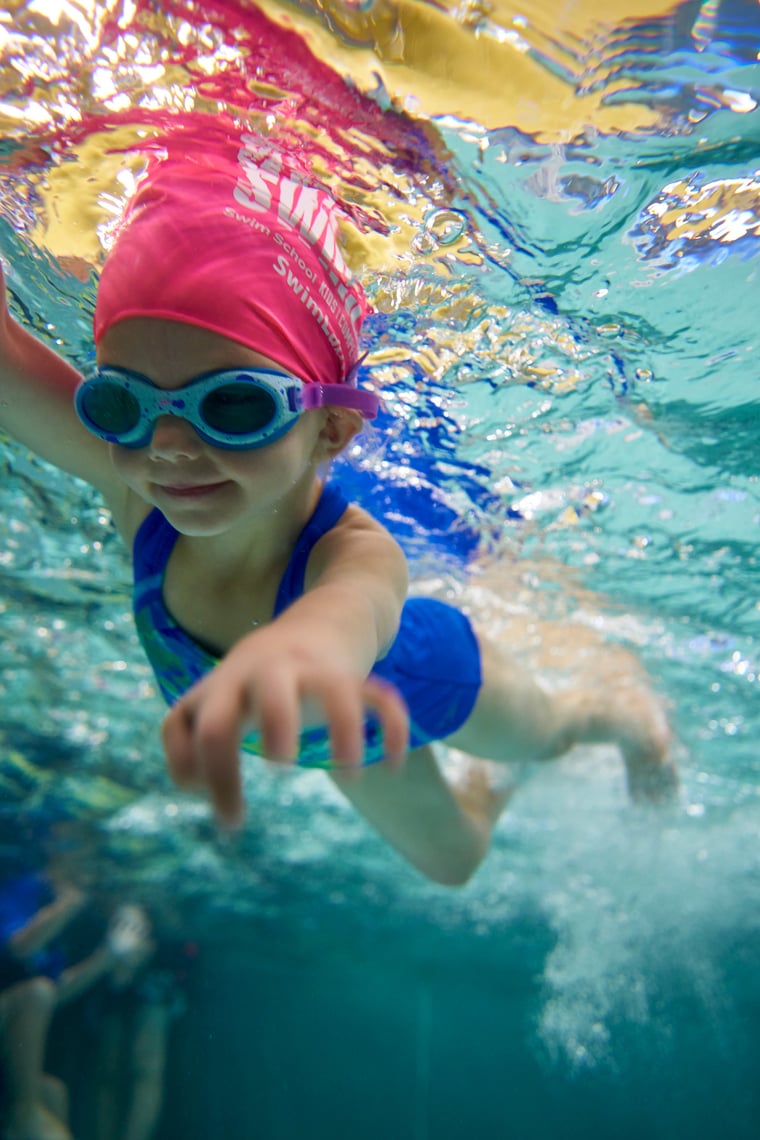 Shot9_KidsLearnToSwim047.jpg